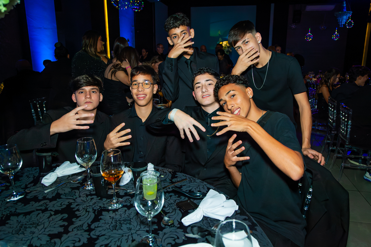 foto 15 anos, foto 15 anos em Alphaville, foto 15 anos em São Paulo, foto com helicóptero, foto no buffet villa baruc, foto 15 anos no buffet villa baruc, villa baruc, foto debutante, fotografia 15 anos em Alphaville, fotografia 15 anos em São Paulo