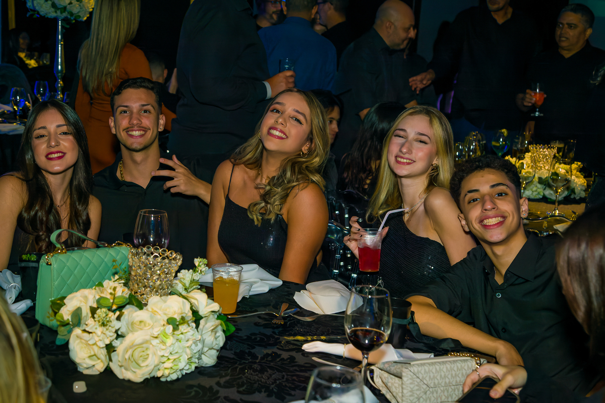 foto 15 anos, foto 15 anos em Alphaville, foto 15 anos em São Paulo, foto com helicóptero, foto no buffet villa baruc, foto 15 anos no buffet villa baruc, villa baruc, foto debutante, fotografia 15 anos em Alphaville, fotografia 15 anos em São Paulo