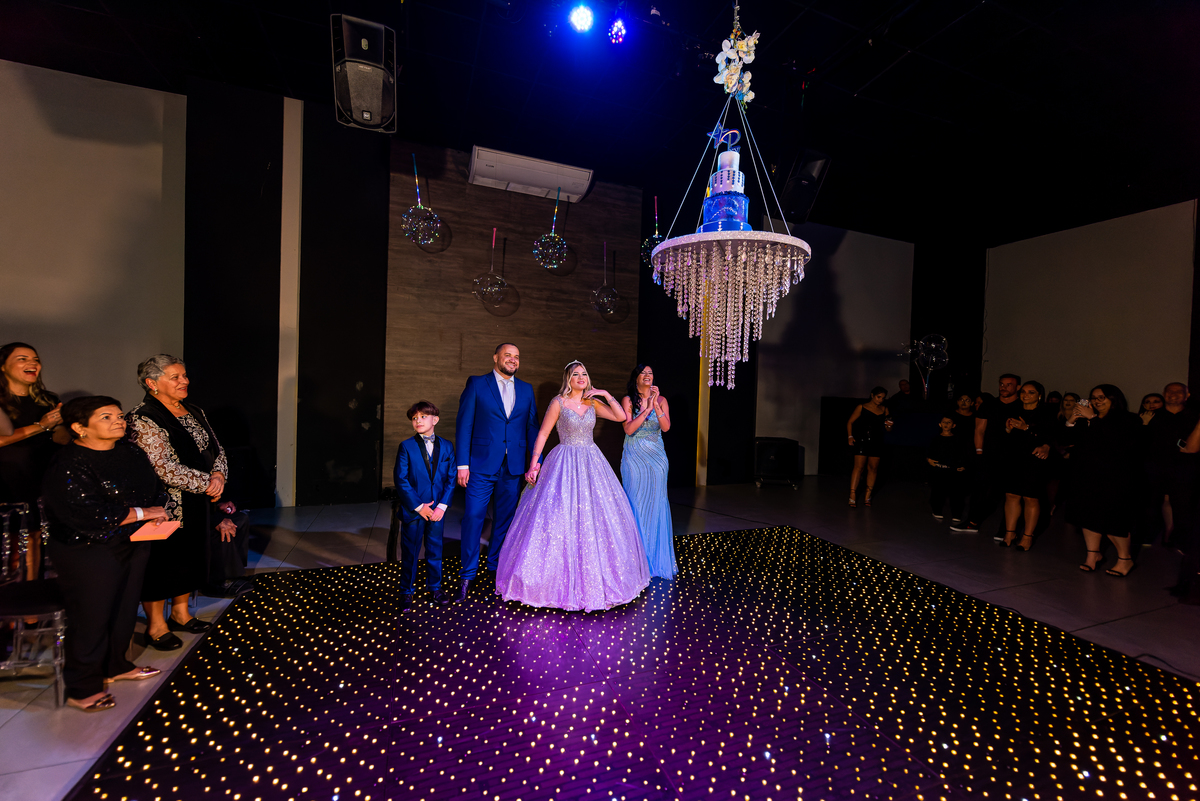 foto 15 anos, foto 15 anos em Alphaville, foto 15 anos em São Paulo, foto com helicóptero, foto no buffet villa baruc, foto 15 anos no buffet villa baruc, villa baruc, foto debutante, fotografia 15 anos em Alphaville, fotografia 15 anos em São Paulo