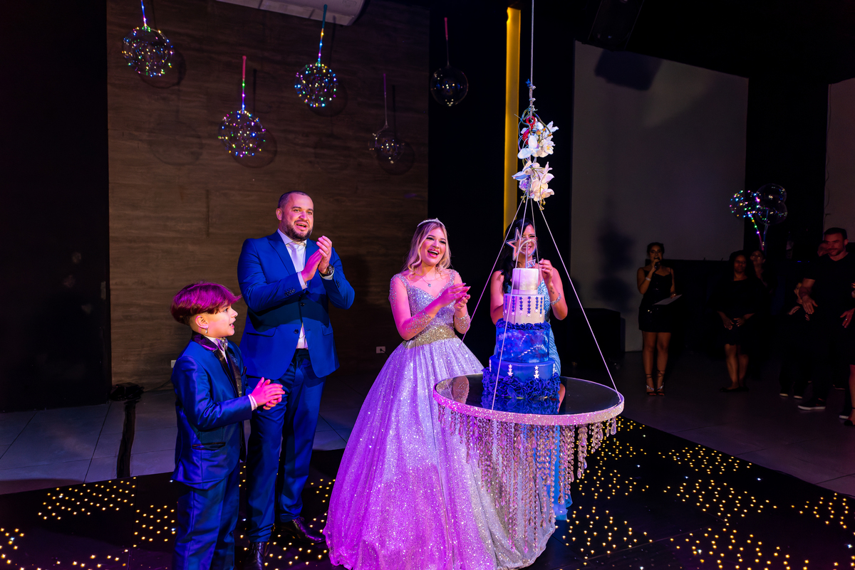 foto 15 anos, foto 15 anos em Alphaville, foto 15 anos em São Paulo, foto com helicóptero, foto no buffet villa baruc, foto 15 anos no buffet villa baruc, villa baruc, foto debutante, fotografia 15 anos em Alphaville, fotografia 15 anos em São Paulo