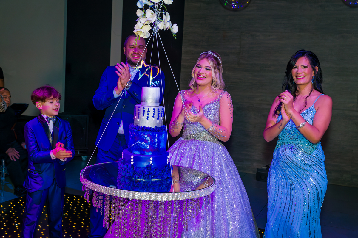 foto 15 anos, foto 15 anos em Alphaville, foto 15 anos em São Paulo, foto com helicóptero, foto no buffet villa baruc, foto 15 anos no buffet villa baruc, villa baruc, foto debutante, fotografia 15 anos em Alphaville, fotografia 15 anos em São Paulo