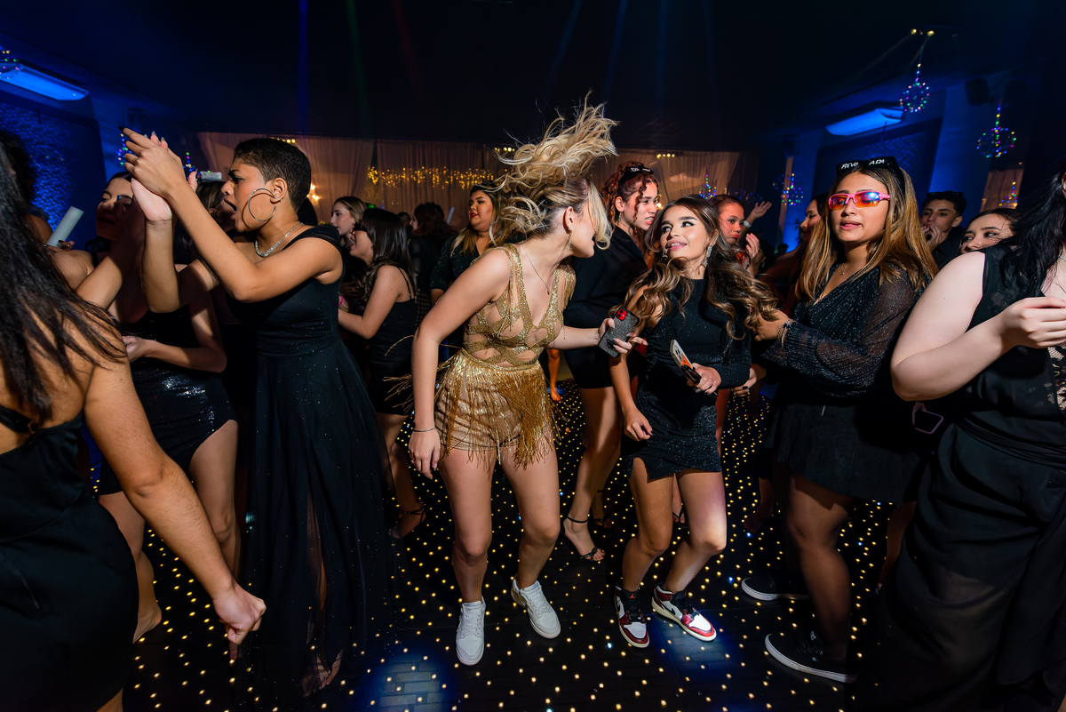 foto 15 anos, foto 15 anos em Alphaville, foto 15 anos em São Paulo, foto com helicóptero, foto no buffet villa baruc, foto 15 anos no buffet villa baruc, villa baruc, foto debutante, fotografia 15 anos em Alphaville, fotografia 15 anos em São Paulo