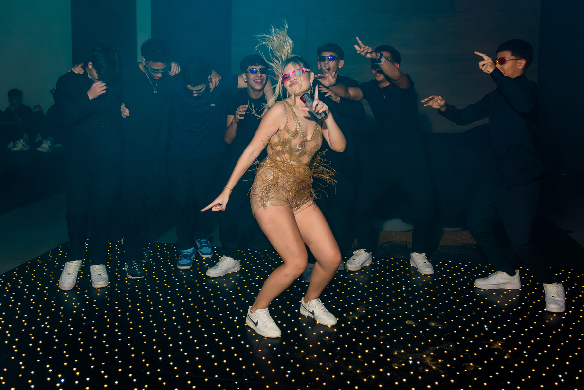 foto 15 anos, foto 15 anos em Alphaville, foto 15 anos em São Paulo, foto com helicóptero, foto no buffet villa baruc, foto 15 anos no buffet villa baruc, villa baruc, foto debutante, fotografia 15 anos em Alphaville, fotografia 15 anos em São Paulo