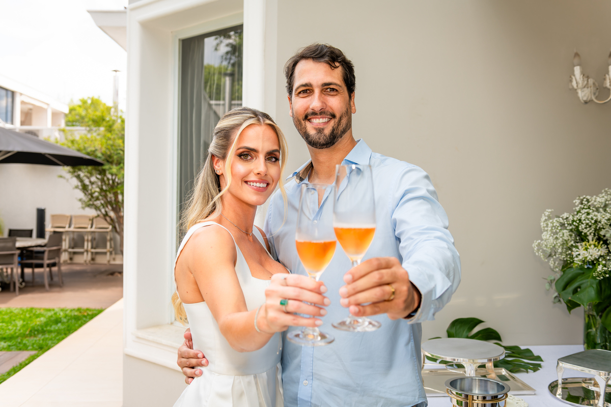 champagne veuve Clicquot, champagne, casamento,são paulo, casamento em são paulo, casamento de dia, casamento intimista, Elopement, elopment wedding, wedding, noiva, vestido de noiva, noiva linda, Igreja Nossa Senhora Rainha da Paz,casamento católico