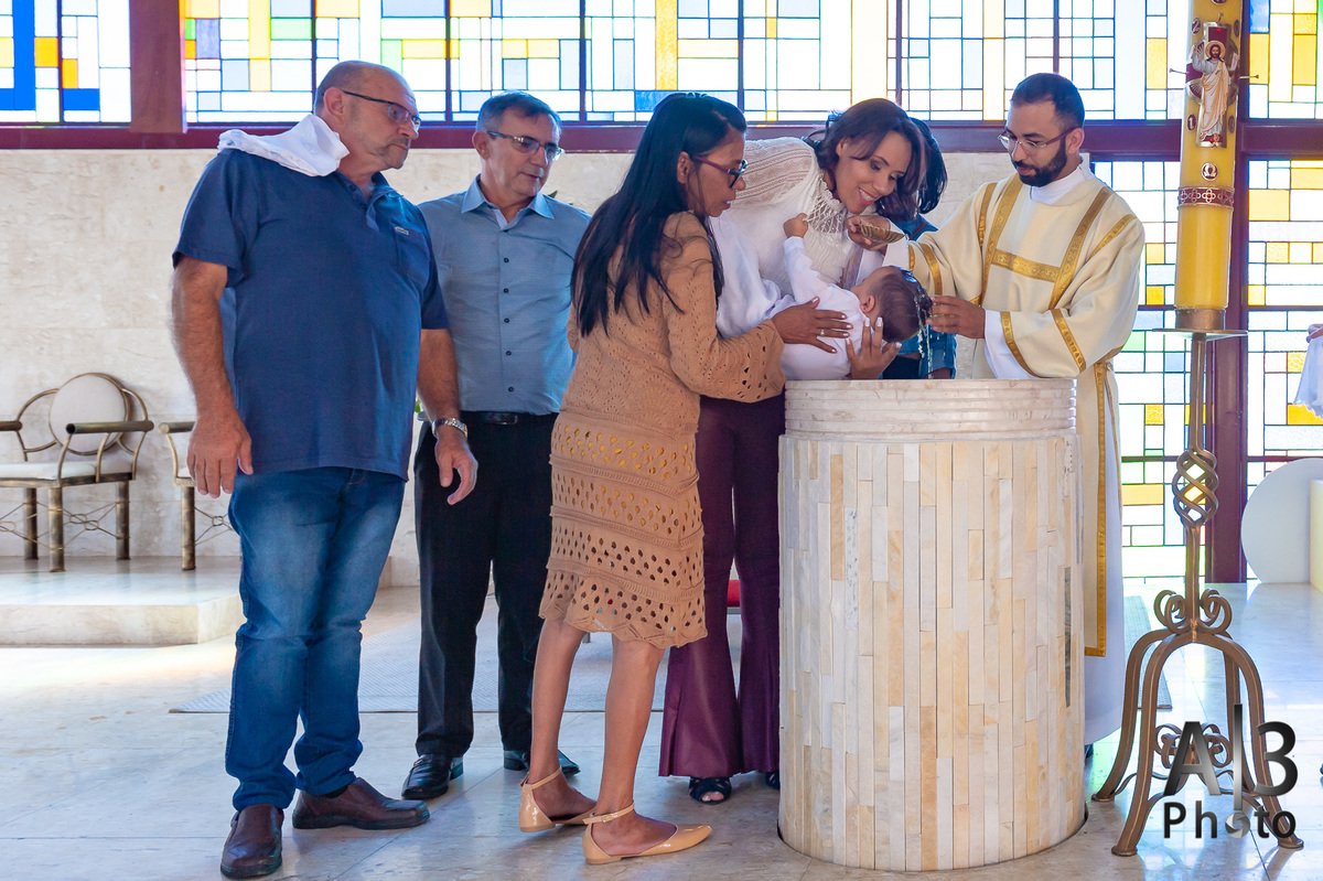 Fotografia de batizado em alphaville. fotografia de batizado católico em alphaville barueri