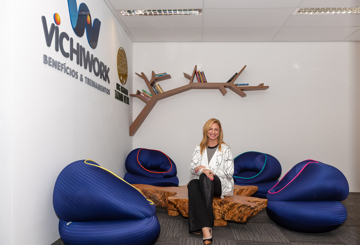 Fotografia perfil profissional alphaville. Ensaio para perfil profissional.
Ensaio para reposicionamento profissional. foto perfil corporativo mulher tatiana vieira