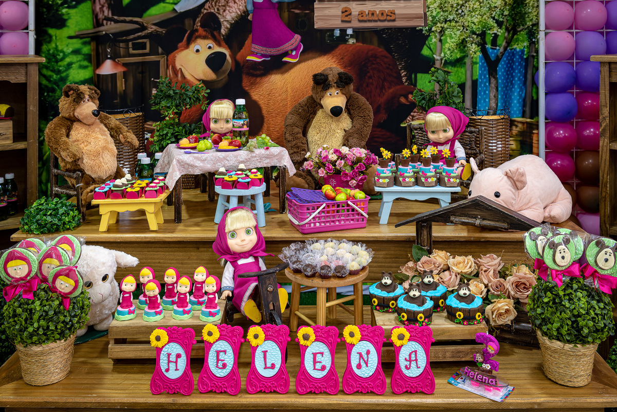 Fotografia de aniversário infantil em buffet de são paulo Masha e o Urso.