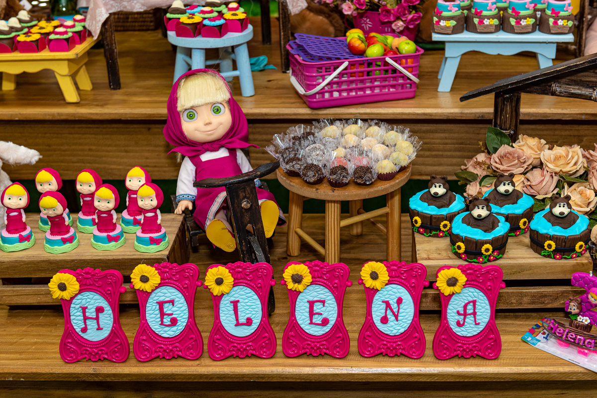 Fotografia de aniversário infantil em buffet de são paulo Masha e o Urso.
