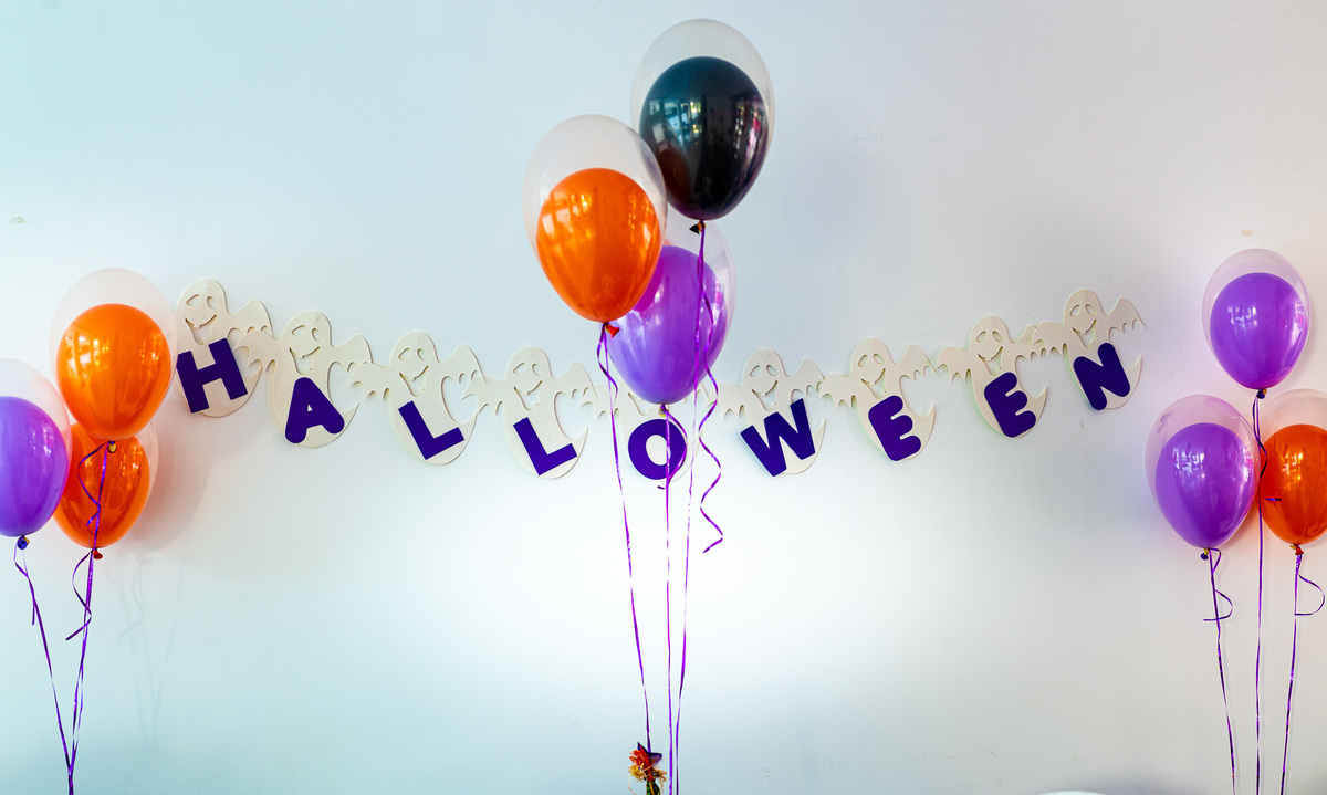 foto de aniversário infantil Halloween em alphaville. decoração Halloween. fotografia aniversário Halloween. decoração dia das bruxas. foto decoração infantil Halloween.