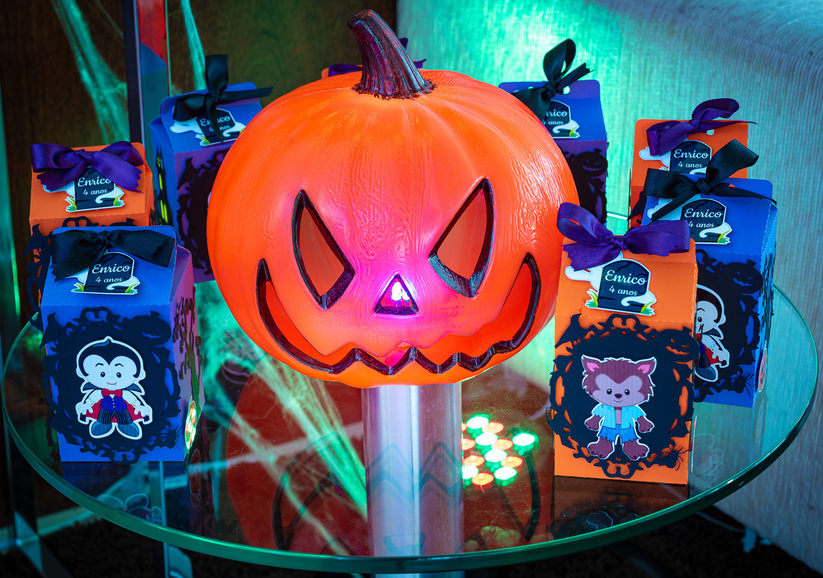 foto de aniversário infantil Halloween em alphaville. decoração Halloween. fotografia aniversário Halloween. decoração dia das bruxas. foto decoração infantil Halloween.