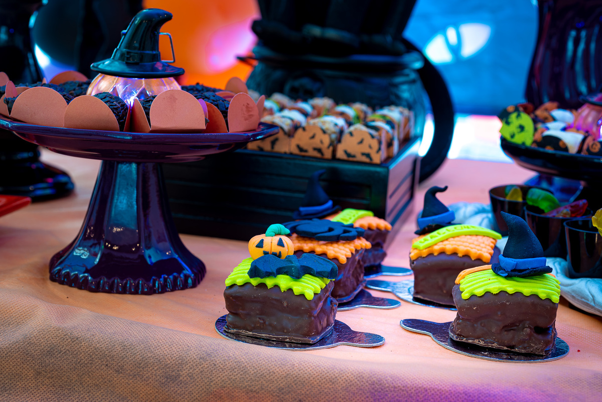 foto de aniversário infantil Halloween em alphaville. decoração Halloween. fotografia aniversário Halloween. decoração dia das bruxas. foto decoração infantil Halloween.