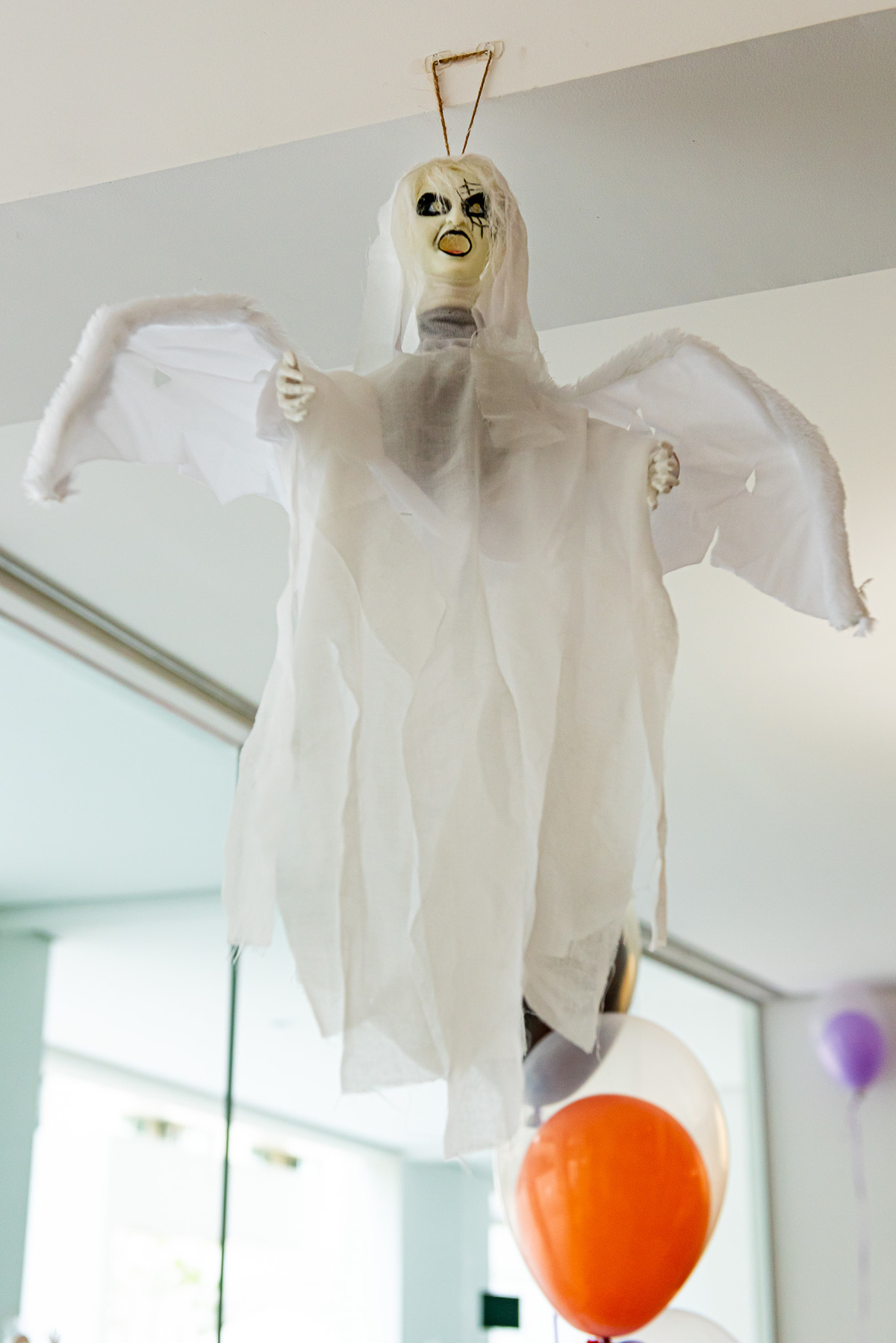 foto de aniversário infantil Halloween em alphaville. decoração Halloween. fotografia aniversário Halloween. decoração dia das bruxas. foto decoração infantil Halloween.