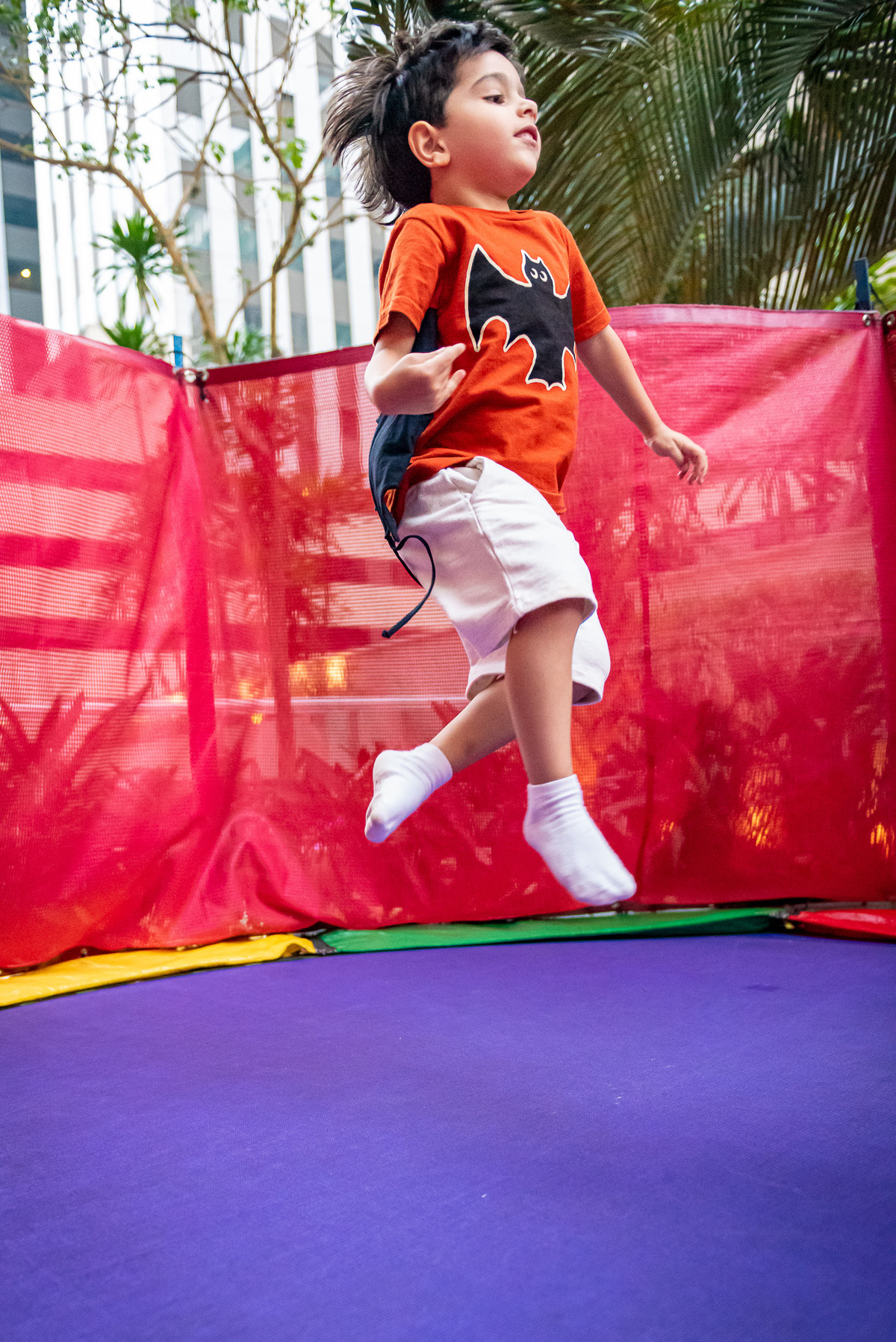 foto de aniversário infantil Halloween em alphaville. decoração Halloween. fotografia aniversário Halloween. decoração dia das bruxas. foto decoração infantil Halloween.