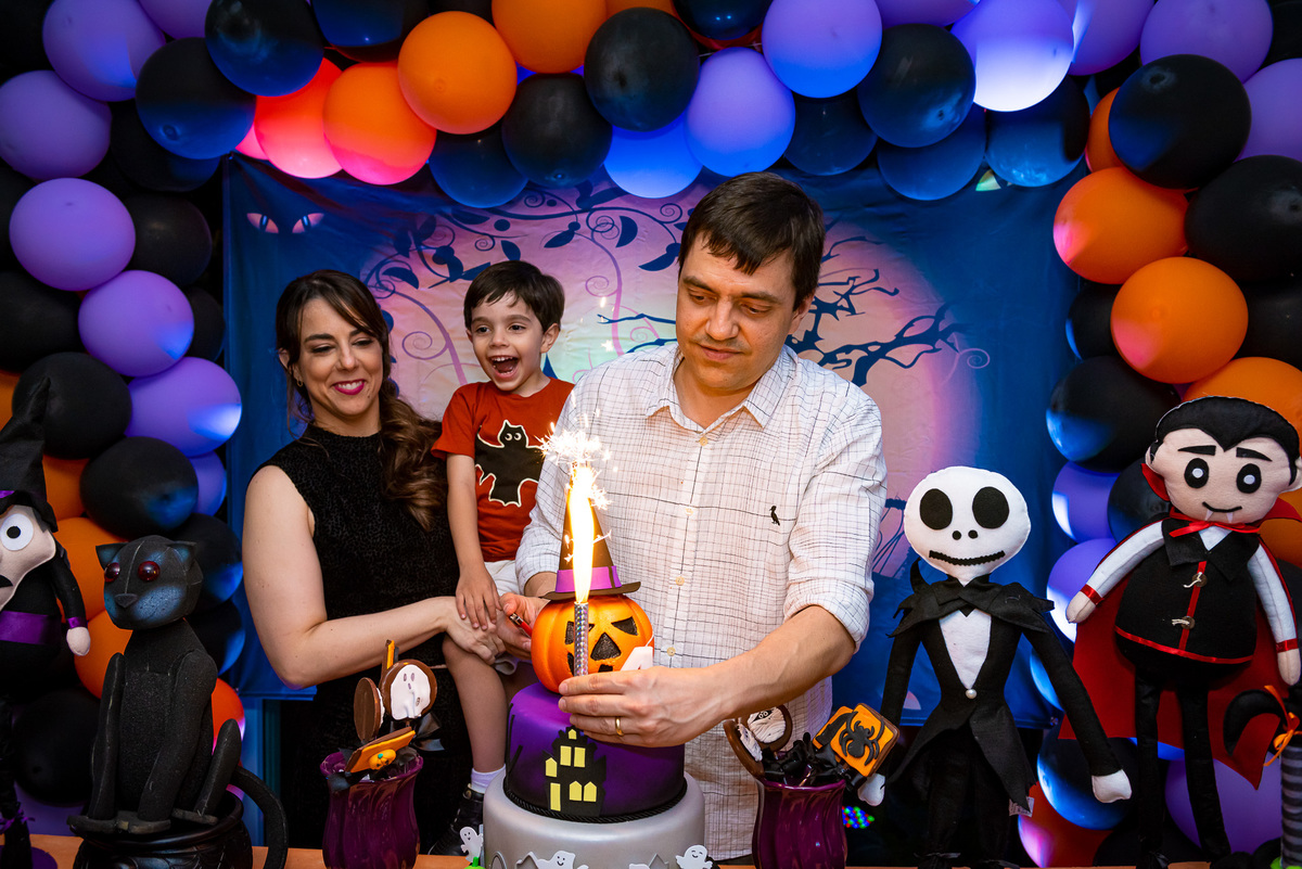foto de aniversário infantil Halloween em alphaville. decoração Halloween. fotografia aniversário Halloween. decoração dia das bruxas. foto decoração infantil Halloween.