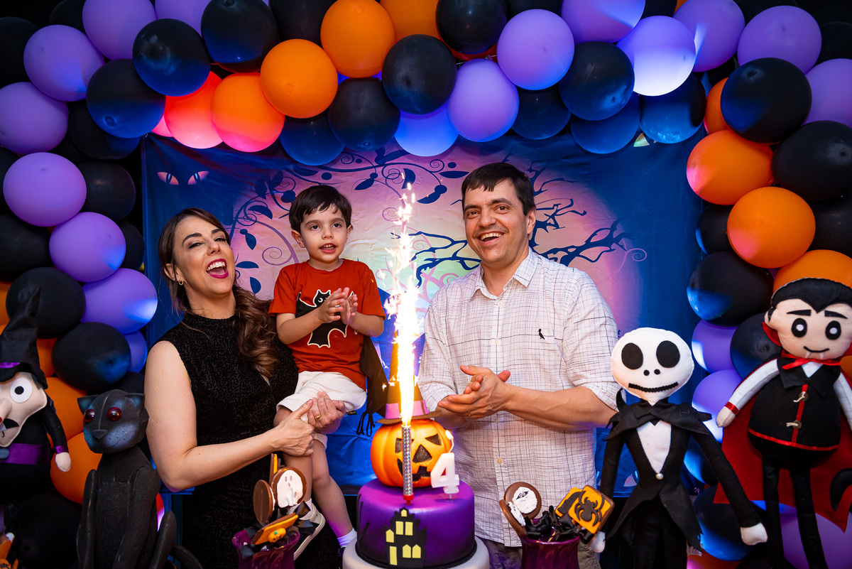 foto de aniversário infantil Halloween em alphaville. decoração Halloween. fotografia aniversário Halloween. decoração dia das bruxas. foto decoração infantil Halloween.