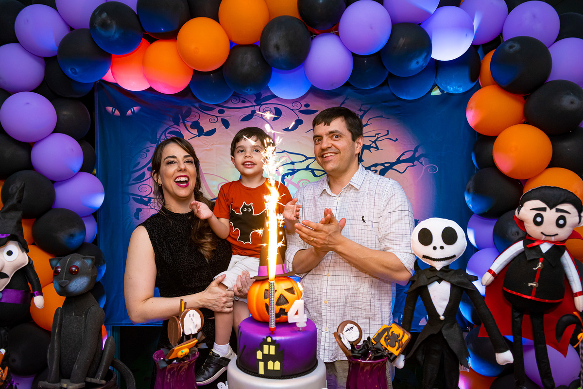 foto de aniversário infantil Halloween em alphaville. decoração Halloween. fotografia aniversário Halloween. decoração dia das bruxas. foto decoração infantil Halloween.