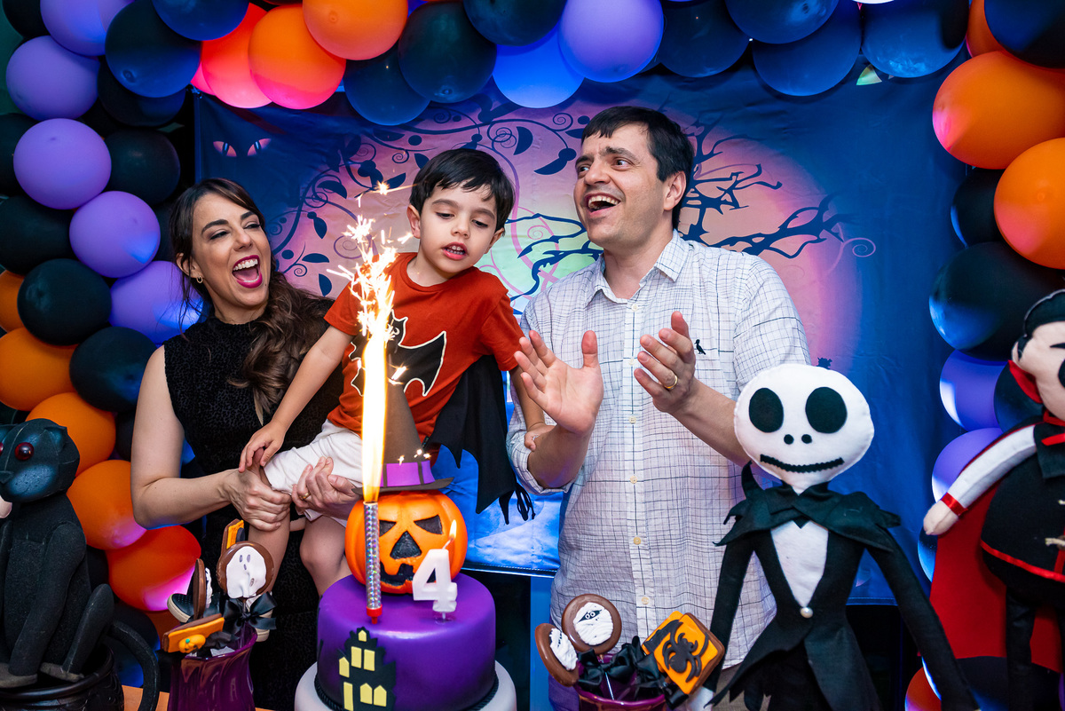 foto de aniversário infantil Halloween em alphaville. decoração Halloween. fotografia aniversário Halloween. decoração dia das bruxas. foto decoração infantil Halloween.