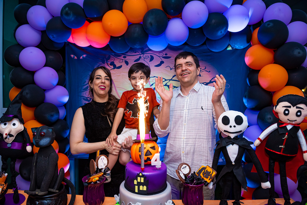 foto de aniversário infantil Halloween em alphaville. decoração Halloween. fotografia aniversário Halloween. decoração dia das bruxas. foto decoração infantil Halloween.