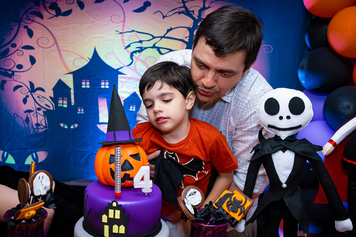 foto de aniversário infantil Halloween em alphaville. decoração Halloween. fotografia aniversário Halloween. decoração dia das bruxas. foto decoração infantil Halloween.