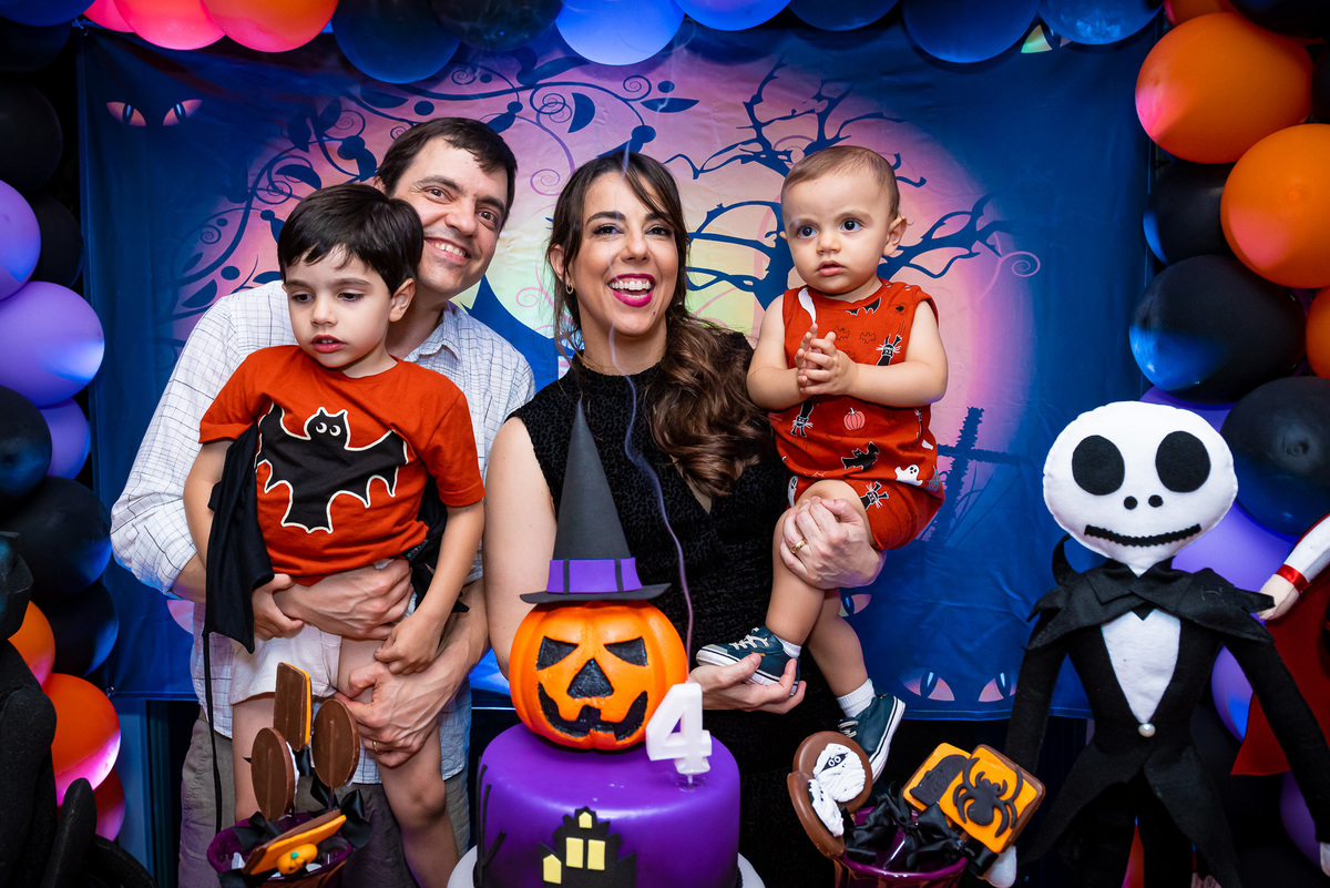 foto de aniversário infantil Halloween em alphaville. decoração Halloween. fotografia aniversário Halloween. decoração dia das bruxas. foto decoração infantil Halloween.