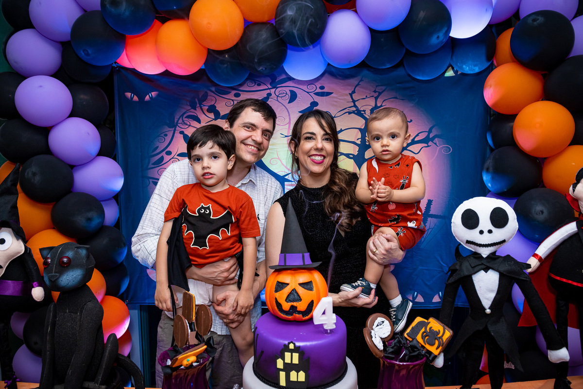 foto de aniversário infantil Halloween em alphaville. decoração Halloween. fotografia aniversário Halloween. decoração dia das bruxas. foto decoração infantil Halloween.