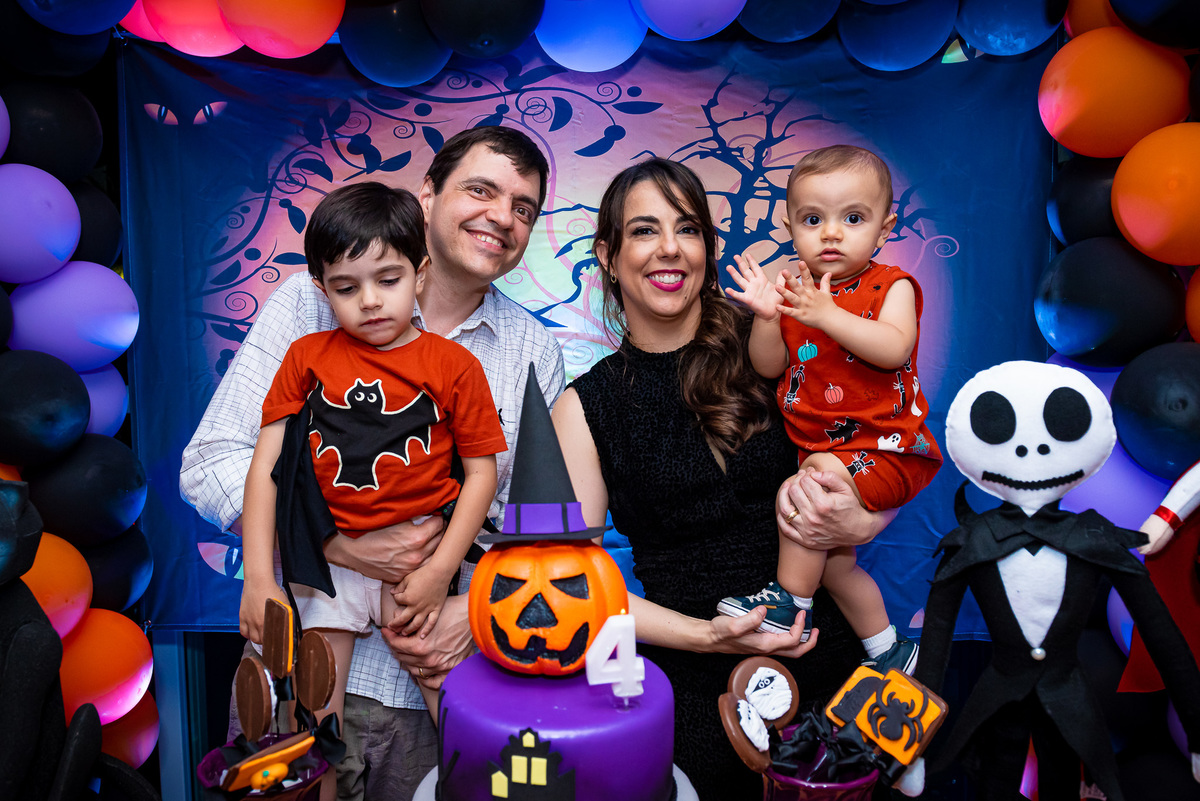 foto de aniversário infantil Halloween em alphaville. decoração Halloween. fotografia aniversário Halloween. decoração dia das bruxas. foto decoração infantil Halloween.