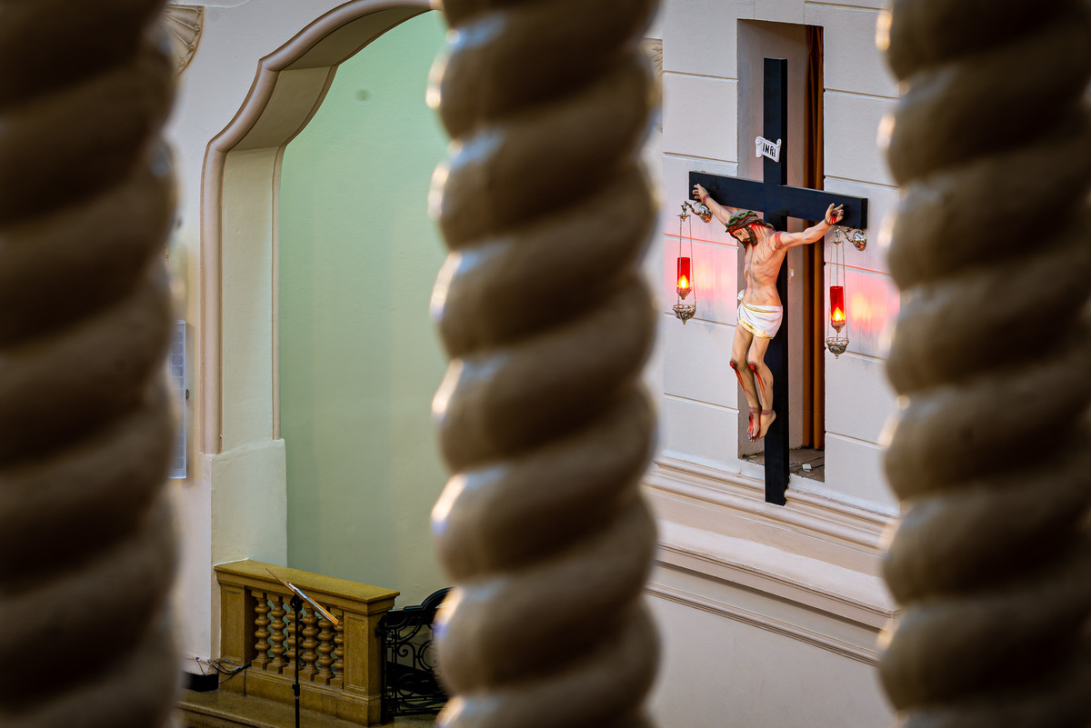 fotografia de bodas de prata em alphaville. foto de bodas de prata Jesus crucificado