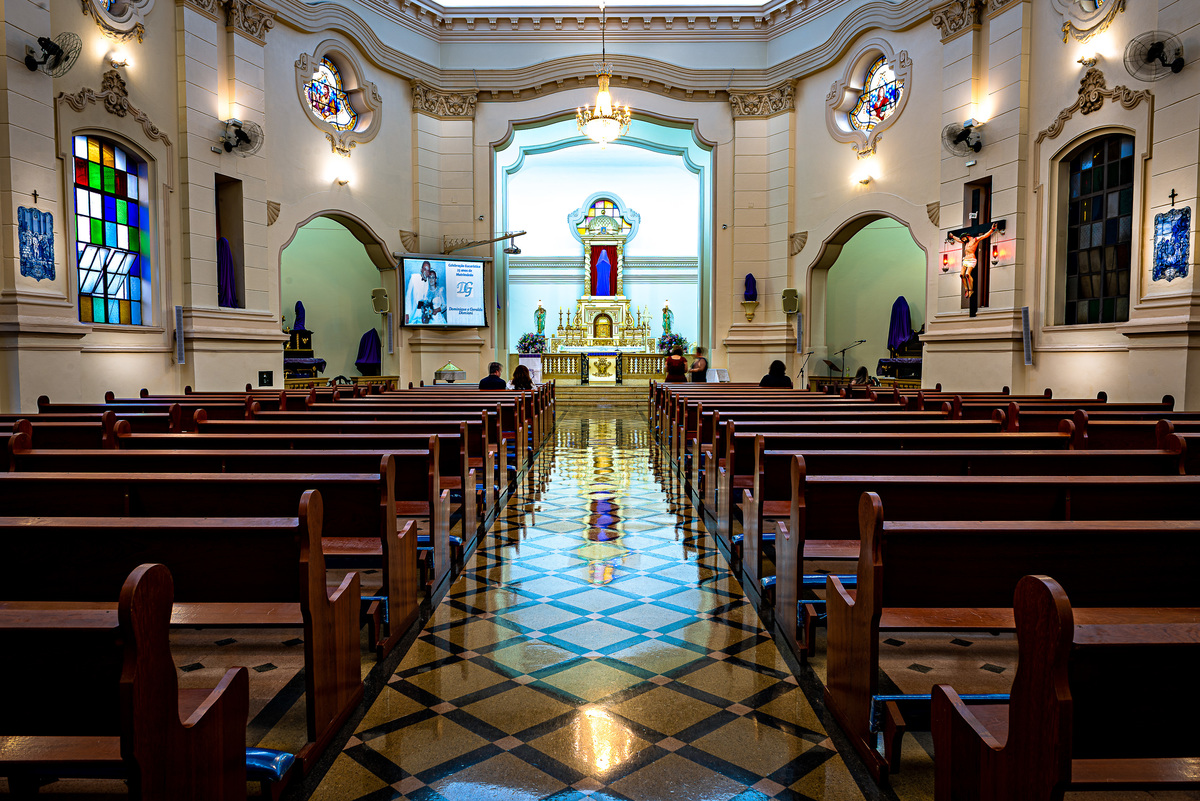 fotografia de bodas de prata em alphaville. foto de bodas de prata visão geral da igreja ão João Maria Vianney - São Paulo