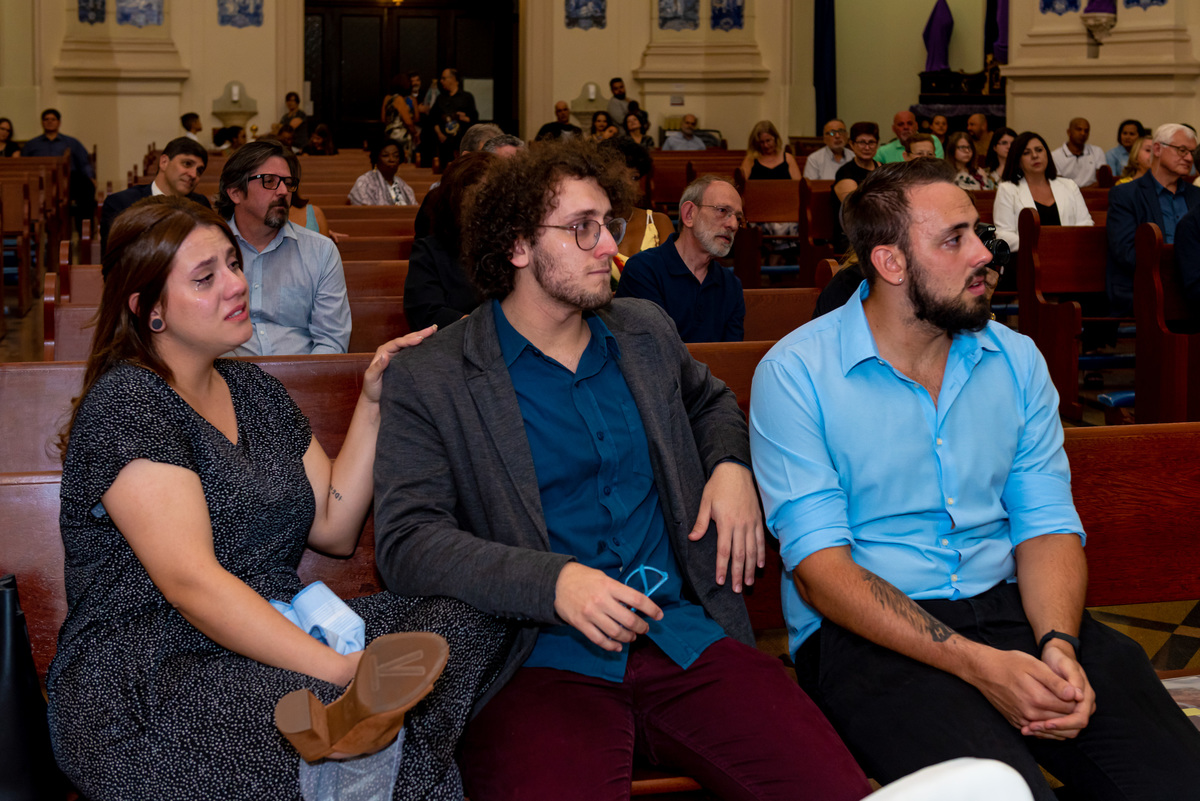 fotografia de bodas de prata em alphaville. foto de bodas de prata filhos no banco