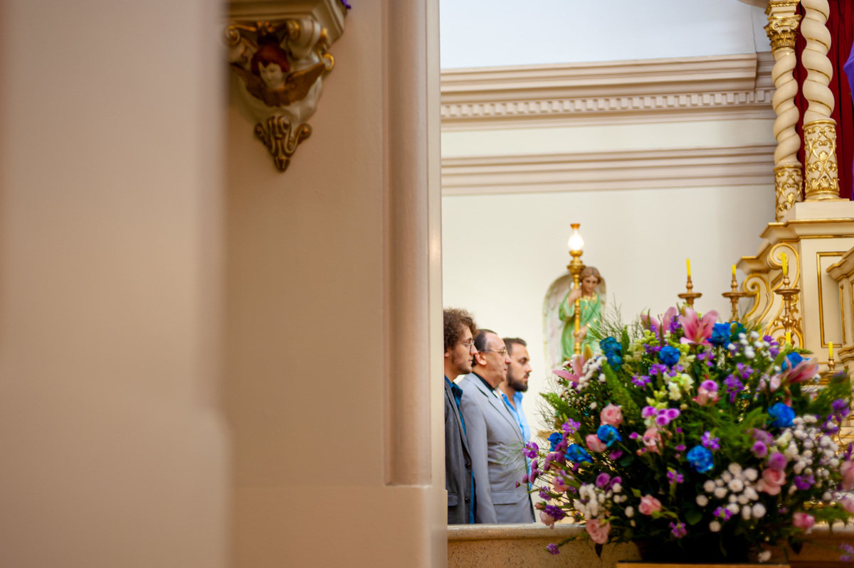 fotografia de bodas de prata em alphaville. foto de bodas de prata casal no altar