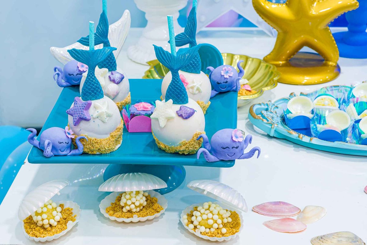 Fotografia de aniversário infantil. Fotografia de aniversário infantil no Buffet Estação Folia Osasco. Tema do aniversário Sereia.