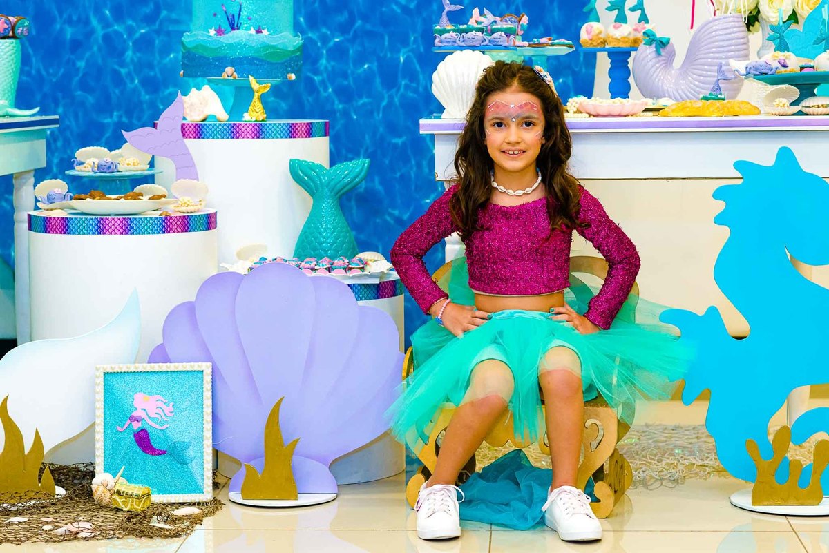 Fotografia de aniversário infantil. Fotografia de aniversário infantil no Buffet Estação Folia Osasco. Tema do aniversário Sereia.
