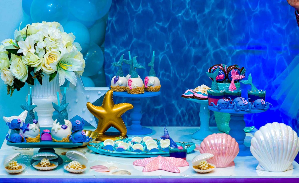 Fotografia de aniversário infantil. Fotografia de aniversário infantil no Buffet Estação Folia Osasco. Tema do aniversário Sereia.