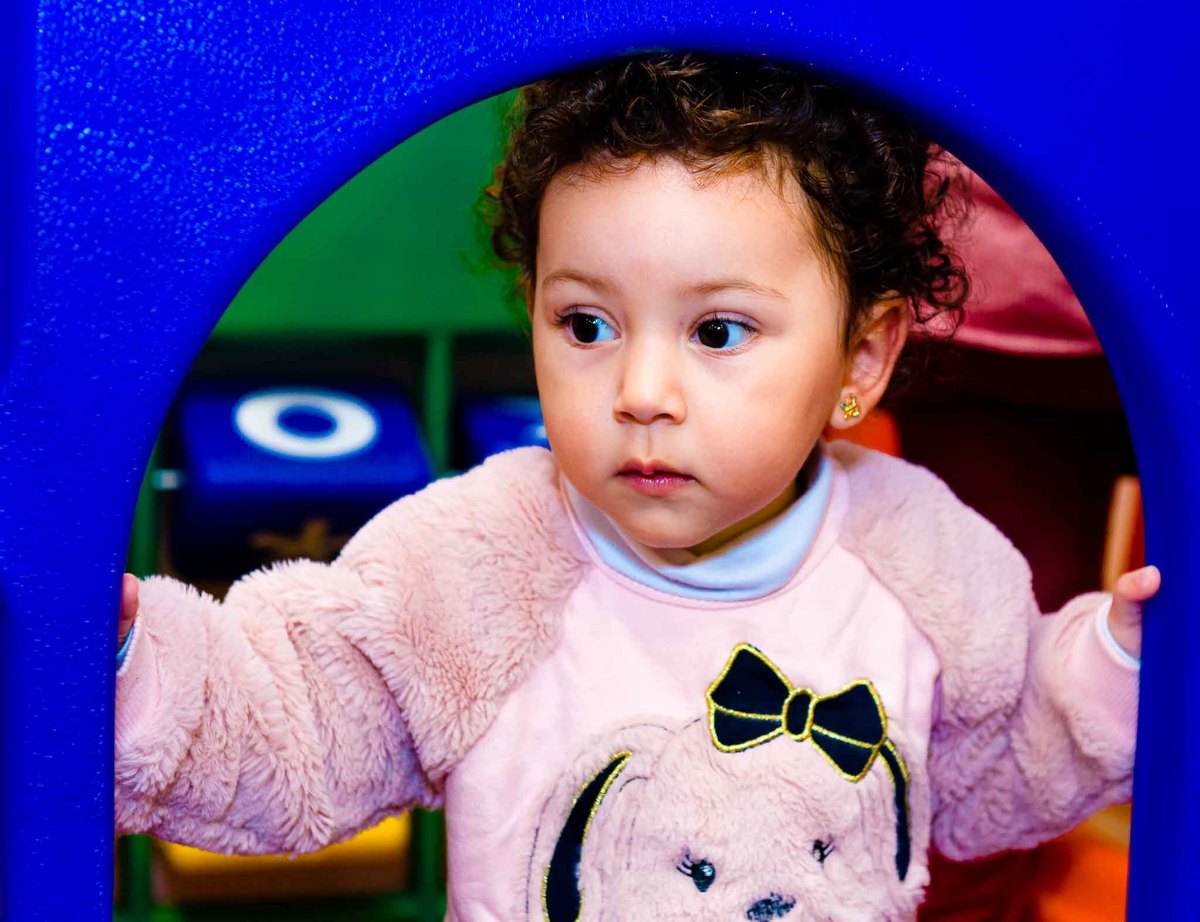 Fotografia de aniversário infantil. Fotografia de aniversário infantil no Buffet Estação Folia Osasco. Tema do aniversário Sereia.