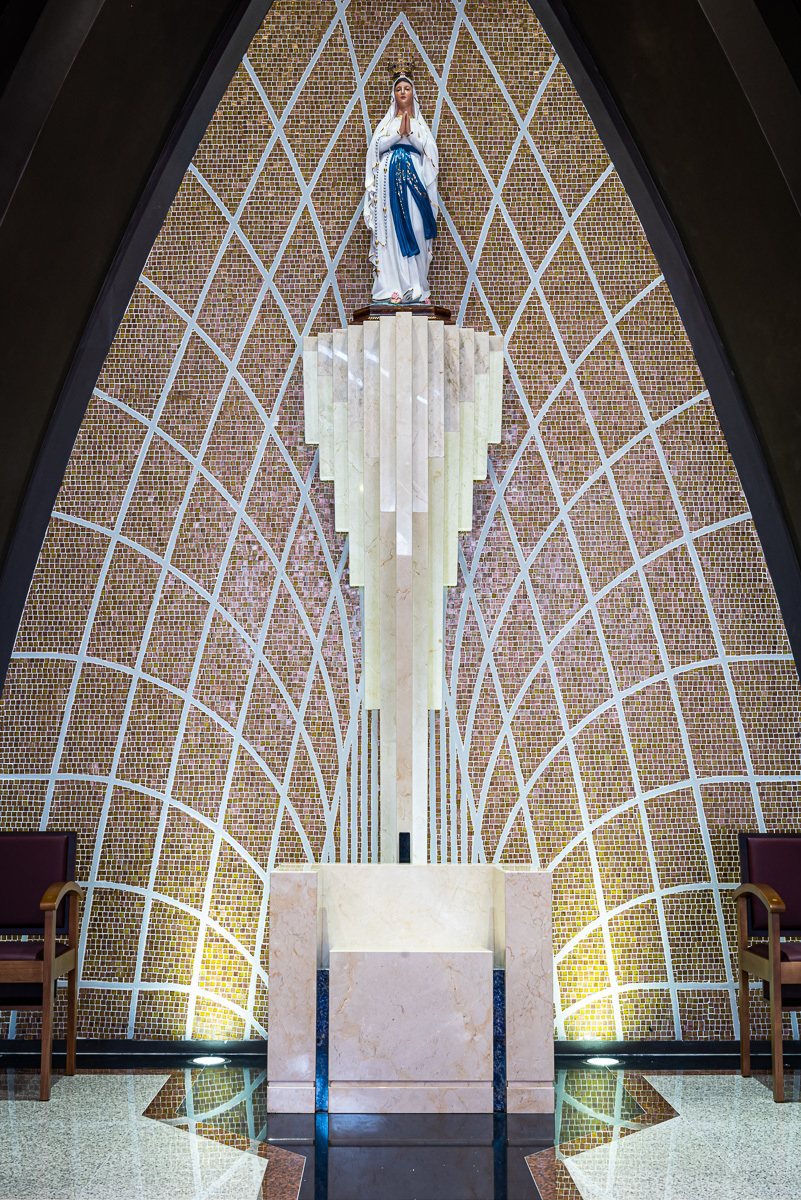 foto igreja nova alphaville. fotografia de batizado. fotografia de batizado em alphaville. fotografia de batizado na igreja nossa senhora de lourdes alphaville. fotografia de batizado na igreja nova de alphaville. fotografia de batizado com imersão.