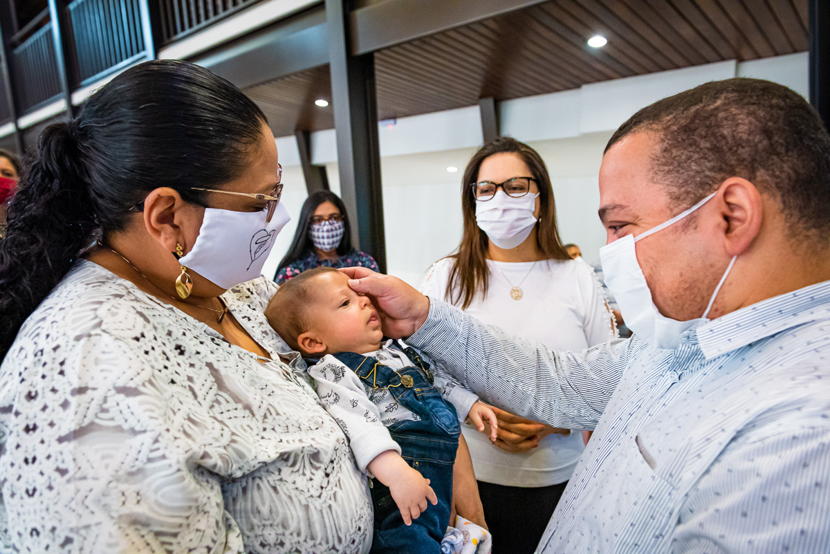 fotografia de batizado. fotografia de batizado em alphaville. fotografia de batizado na igreja nossa senhora de lourdes alphaville. fotografia de batizado na igreja nova de alphaville.