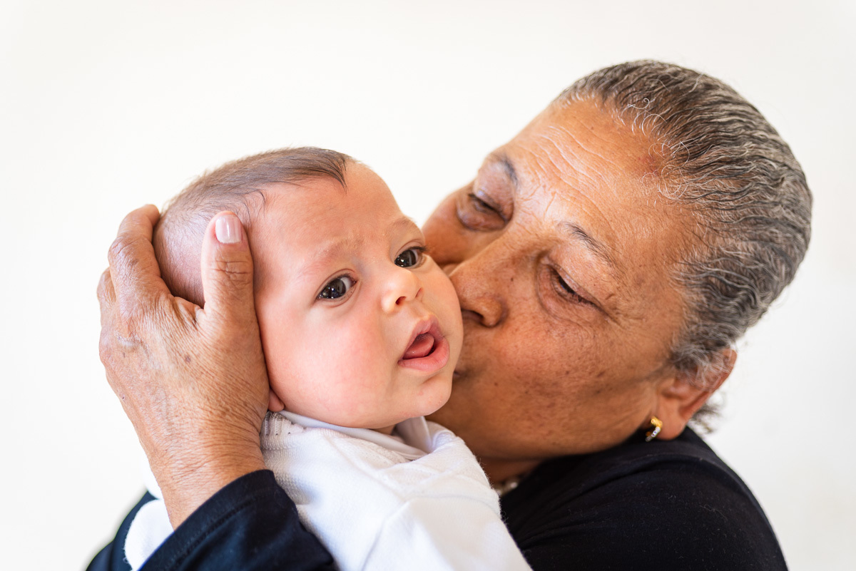 fotografia de batizado. fotografia de batizado em alphaville. fotografia de batizado na igreja nossa senhora de lourdes alphaville. fotografia de batizado na igreja nova de alphaville. fotografia de batizado com imersão.
