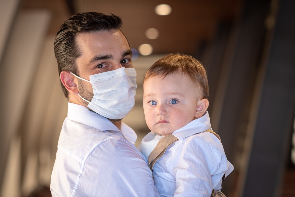foto batizado em Alphaville na igreja Nossa Senhora de Lourdes. fotografia de batizado. Fotografia de batizado em são paulo. Fotografia de batizado de menino em alphaville barueri santana de parnaíba.
