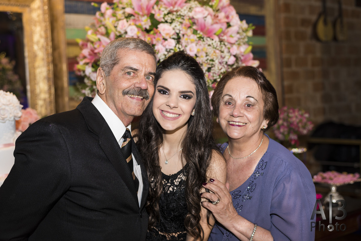 fotografia de aniversário de 15 anos em Alphaville, fotografia de 15 anos no Armazém 465 em Alphaville