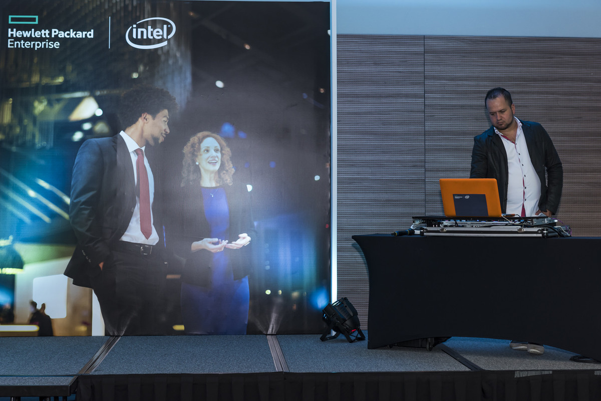 Fotografia corporativa em Alphaville - Fotografias do HP Enterprise - Kick off 2017, ocorrido em Alphaville para a HP Enterprise Alphaville. foto evento no complexo madeira alphaville.