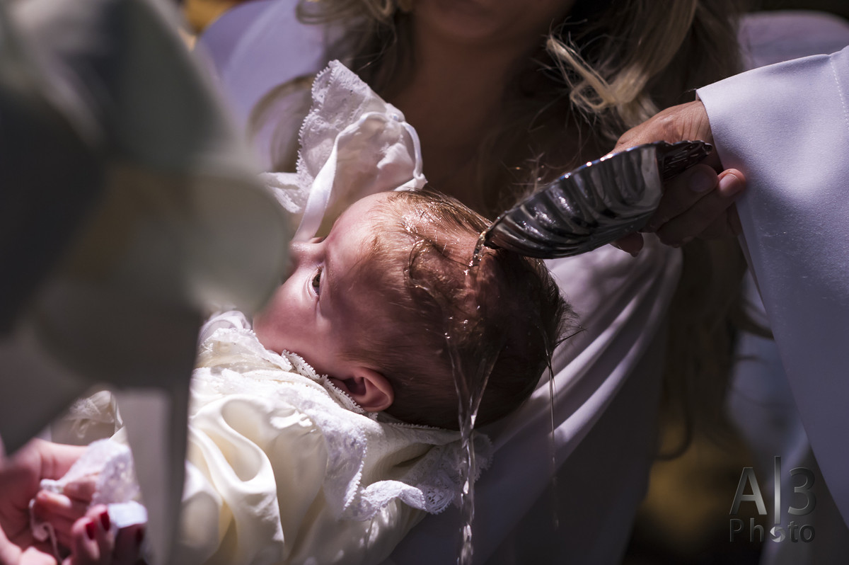 Fotografia de batizado em Alphaville. Fotografia de batizado na gruta Alphaville. Foto de batizado