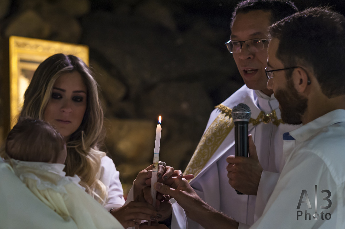 Fotografia de batizado em Alphaville. Fotografia de batizado na gruta Alphaville. Foto de batizado