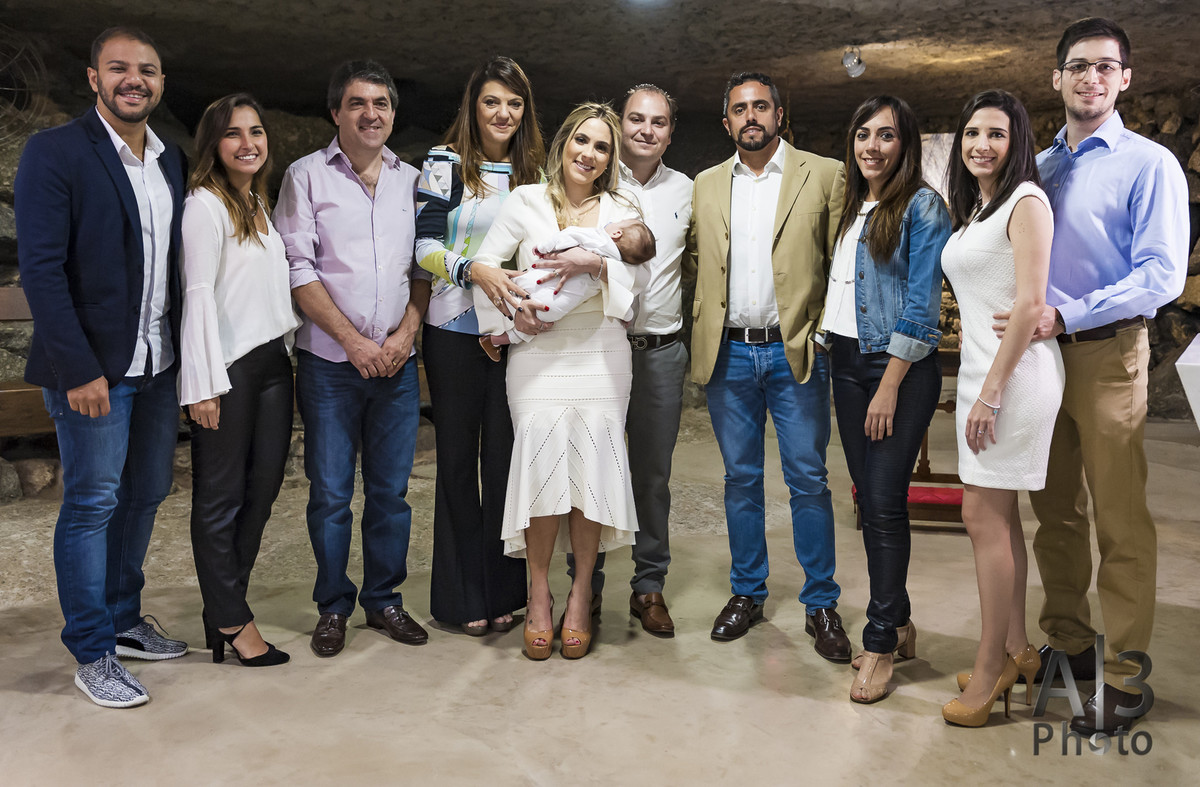 Fotografia de batizado em Alphaville. Fotografia de batizado na gruta Alphaville. Foto de batizado