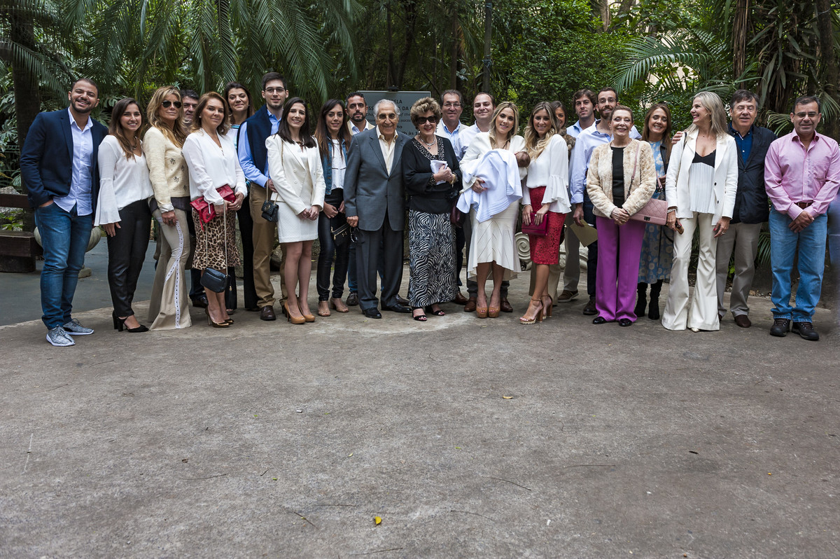 Fotografia de batizado em Alphaville. Fotografia de batizado na gruta Alphaville. Foto de batizado