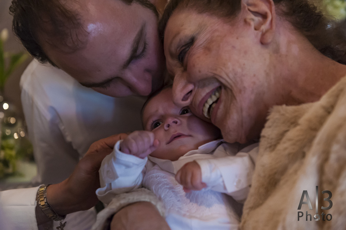 Fotografia de batizado em Alphaville. Fotografia de batizado na gruta Alphaville. Foto de batizado