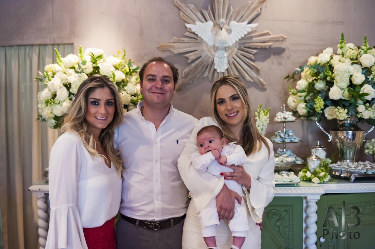 Fotografia de batizado em Alphaville. Fotografia de batizado na gruta Alphaville. Foto de batizado