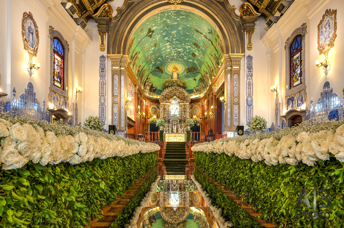 fotografia de batizado na igreja nossa senhora do brasil. foto batizado igreja nossa senhora do brasil. foto altar da igreja Nossa Senhora do Brasil