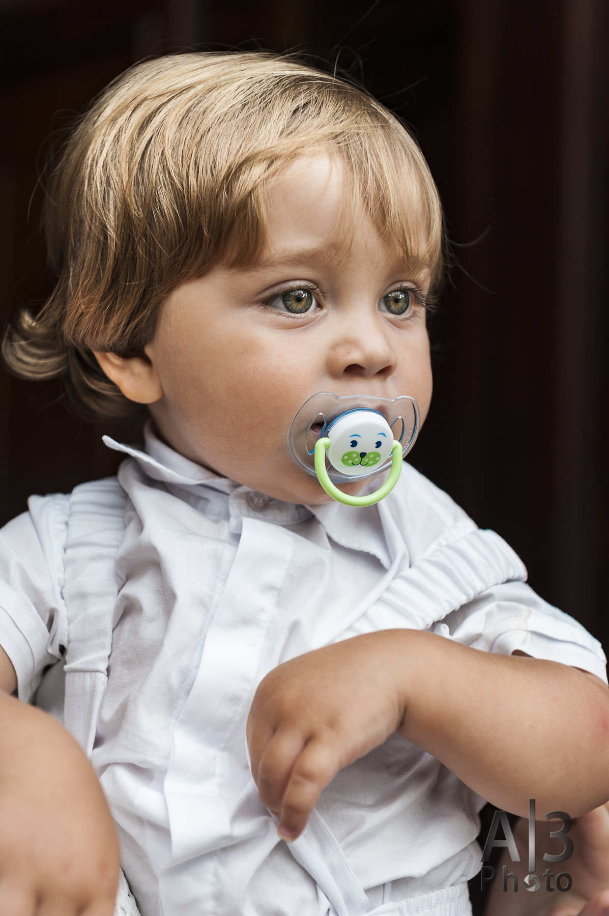 fotografia de batizado na igreja nossa senhora do brasil. foto batizado igreja nossa senhora do brasil. foto garoto no dia do batizado