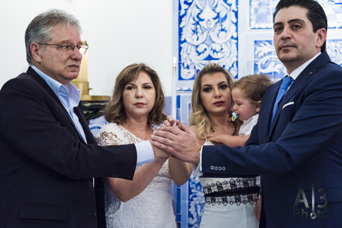 fotografia de batizado na igreja nossa senhora do brasil. foto batizado igreja nossa senhora do brasil. foto batizado de criança