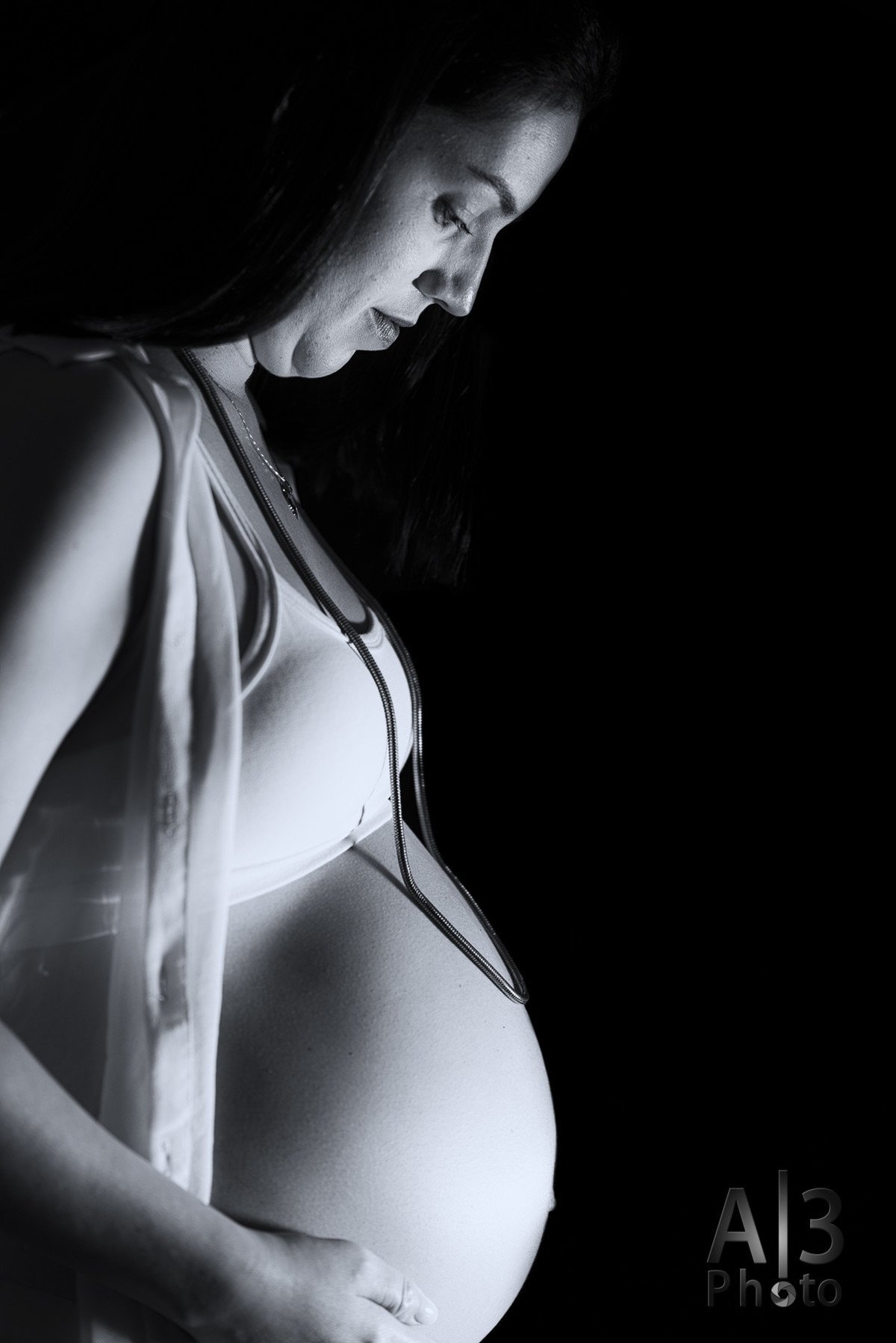 foto preto e branco da gestante
